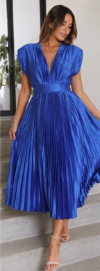 Marlowe & June™ | Timeless Pleated Midi Dress