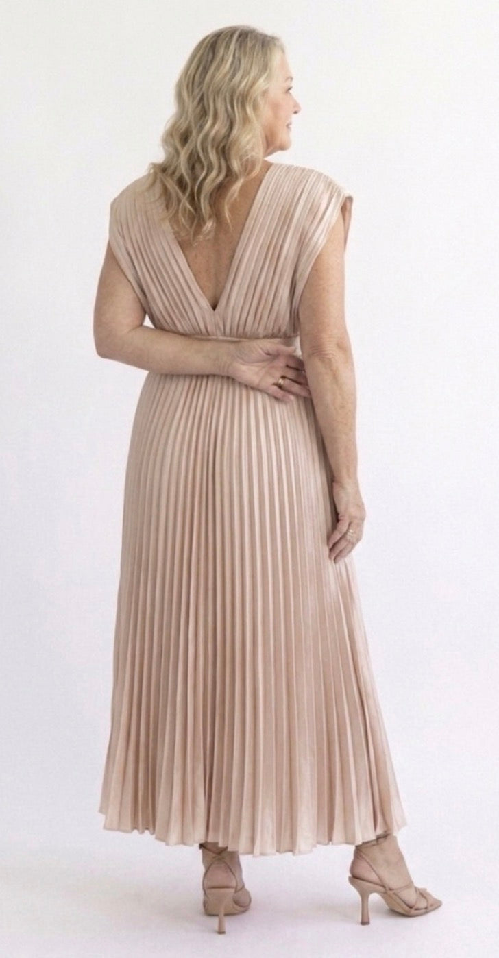 Marlowe & June™ | Timeless Pleated Midi Dress